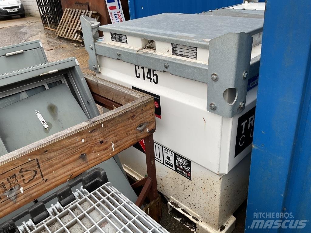 Western 20TCG Fuel and additive tanks