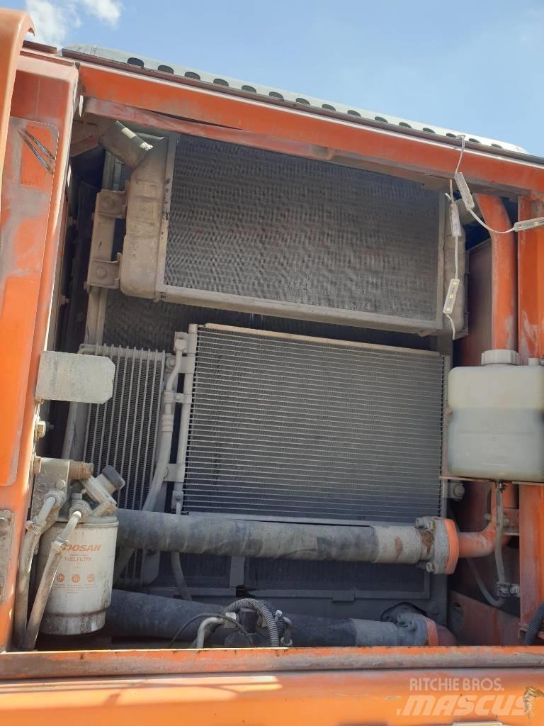 Doosan DX210WA Bageri na kotačima