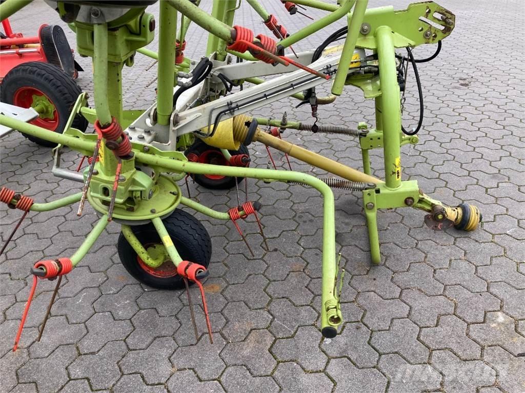 CLAAS Volto 870 Okretači i sakupljači sijena