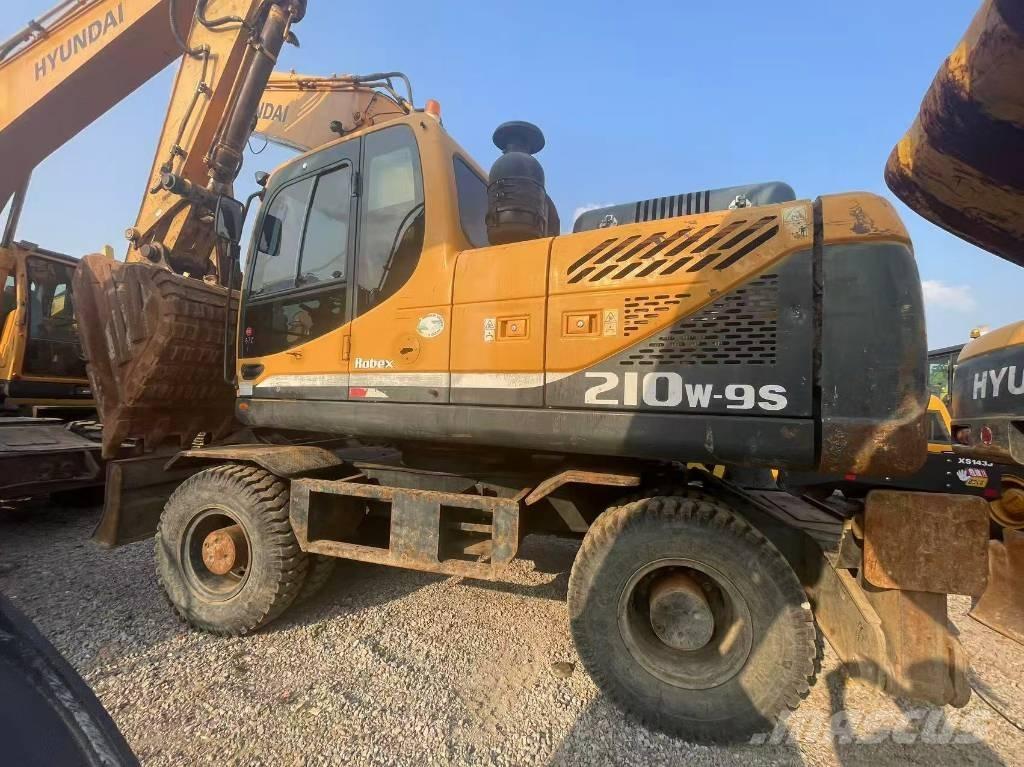 Hyundai 210W-9 Bageri na kotačima