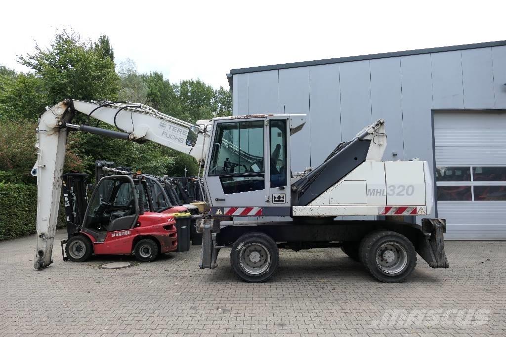 Fuchs MHL 320 Bageri za manipuliranje materijalom / otpadom