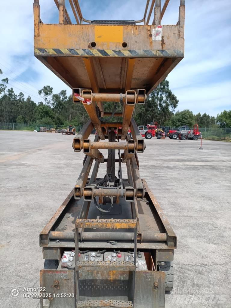 Haulotte Compact 10 Škaraste platforme