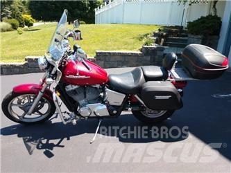 Honda VT1100 Radni čamci/teglenice