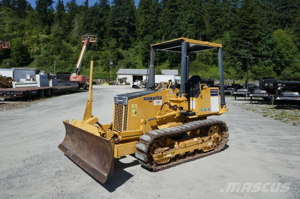 Komatsu D21A-8 Buldožeri gusjeničari