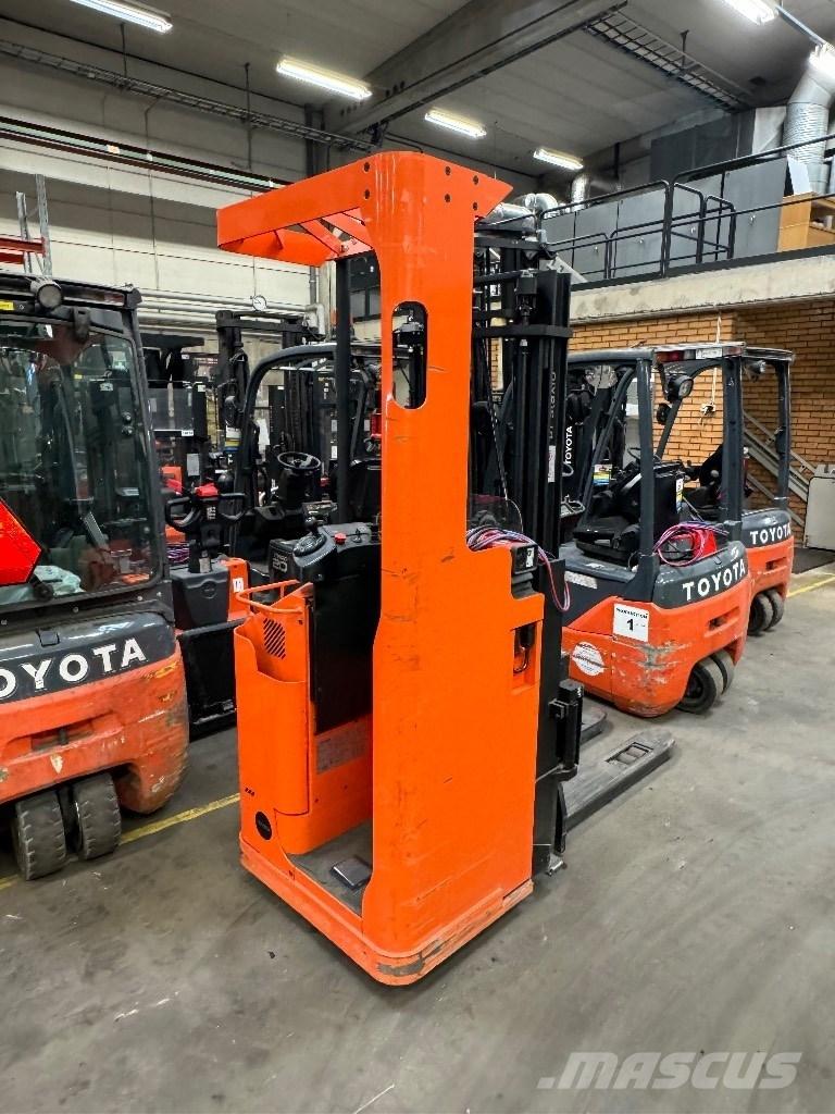 Toyota SSE135L Samopogonski ručni viličari