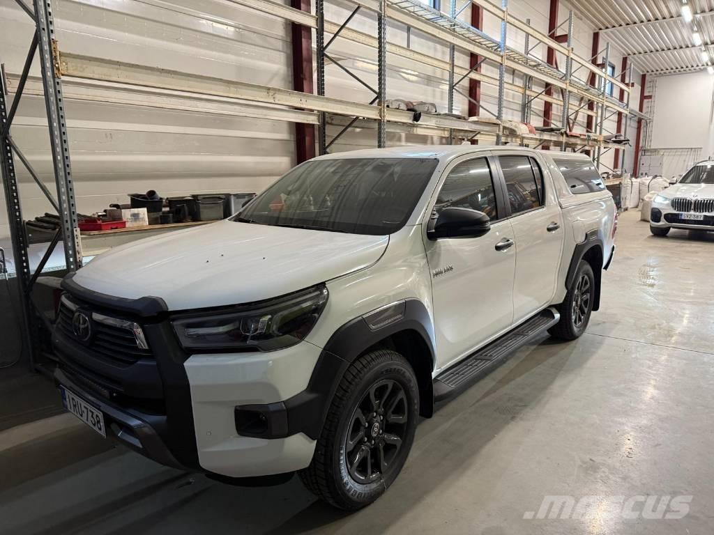 Toyota Hilux 2.8D Dostavna vozila / kombiji