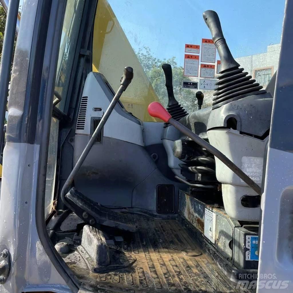 Komatsu PC78US-6 Bageri gusjeničari