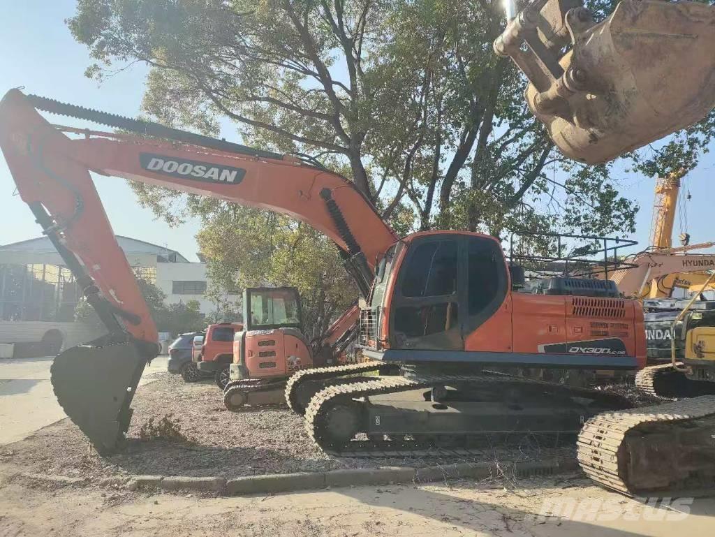 Doosan DX 300 LC Bageri gusjeničari