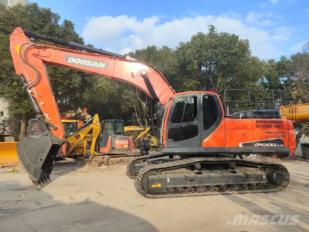 Doosan DX 300 LC Bageri gusjeničari