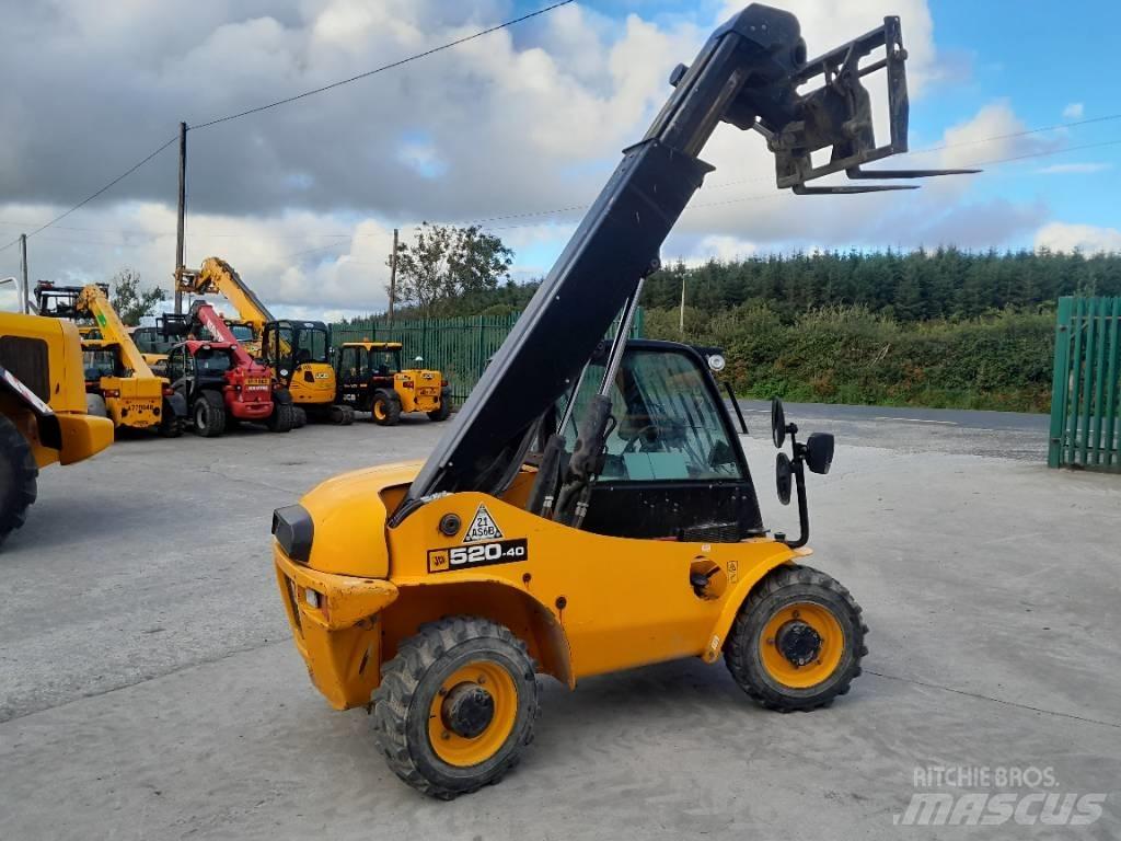 JCB 520-40 Poljoprivredni teleskopski utovarivači