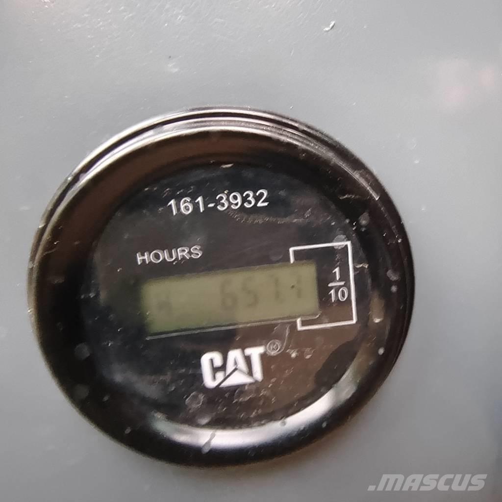 CAT 320 D2L Bageri gusjeničari