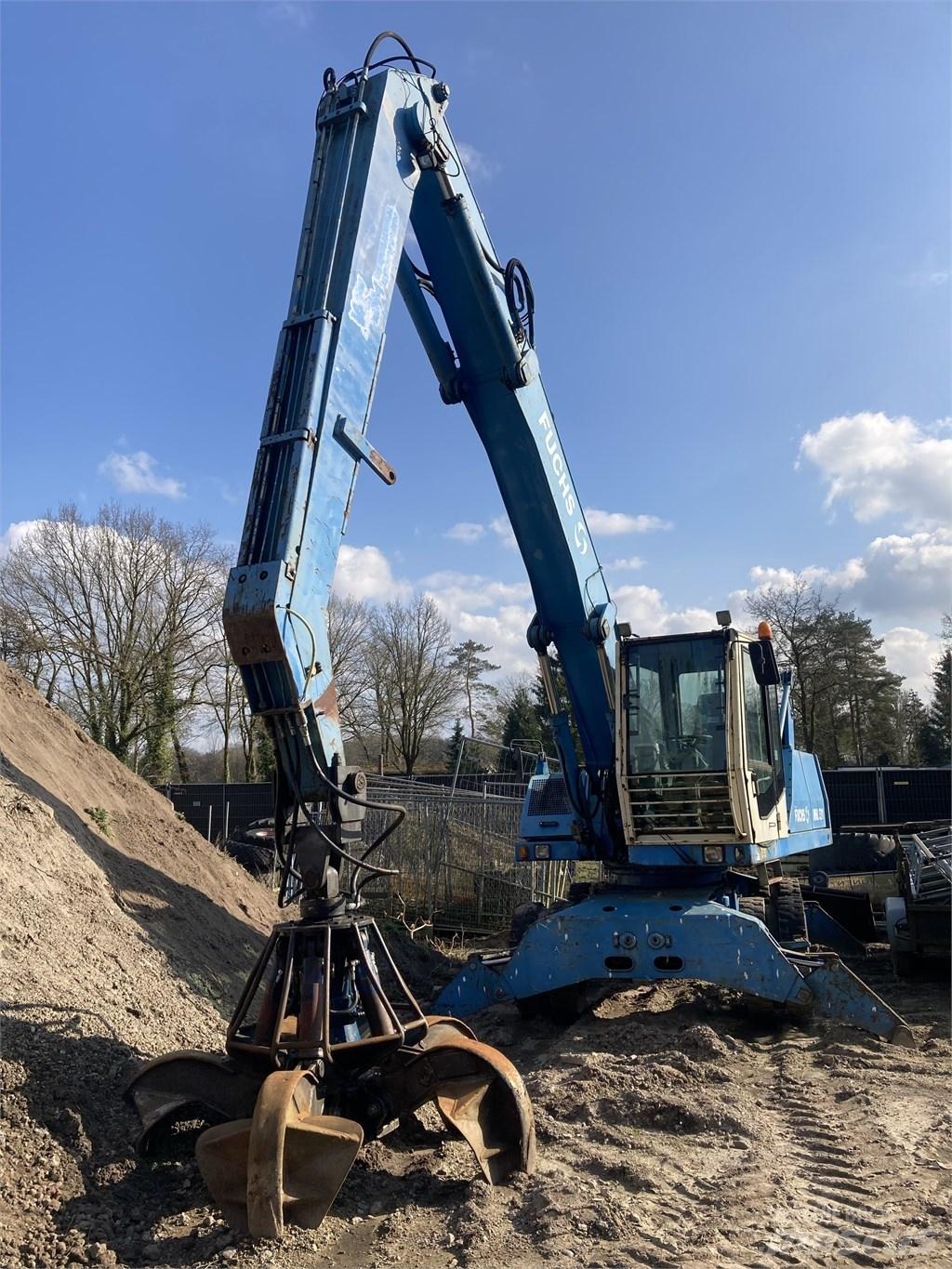Fuchs MHL 331 Bageri za manipuliranje materijalom / otpadom