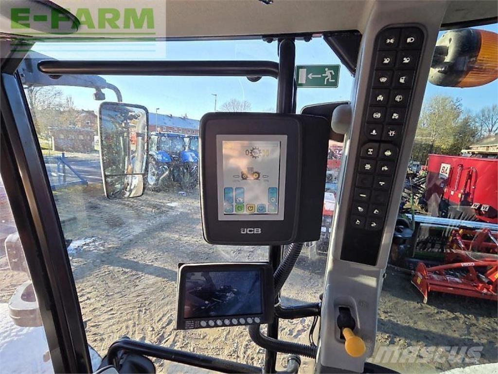 JCB fastrac 8330 Traktori