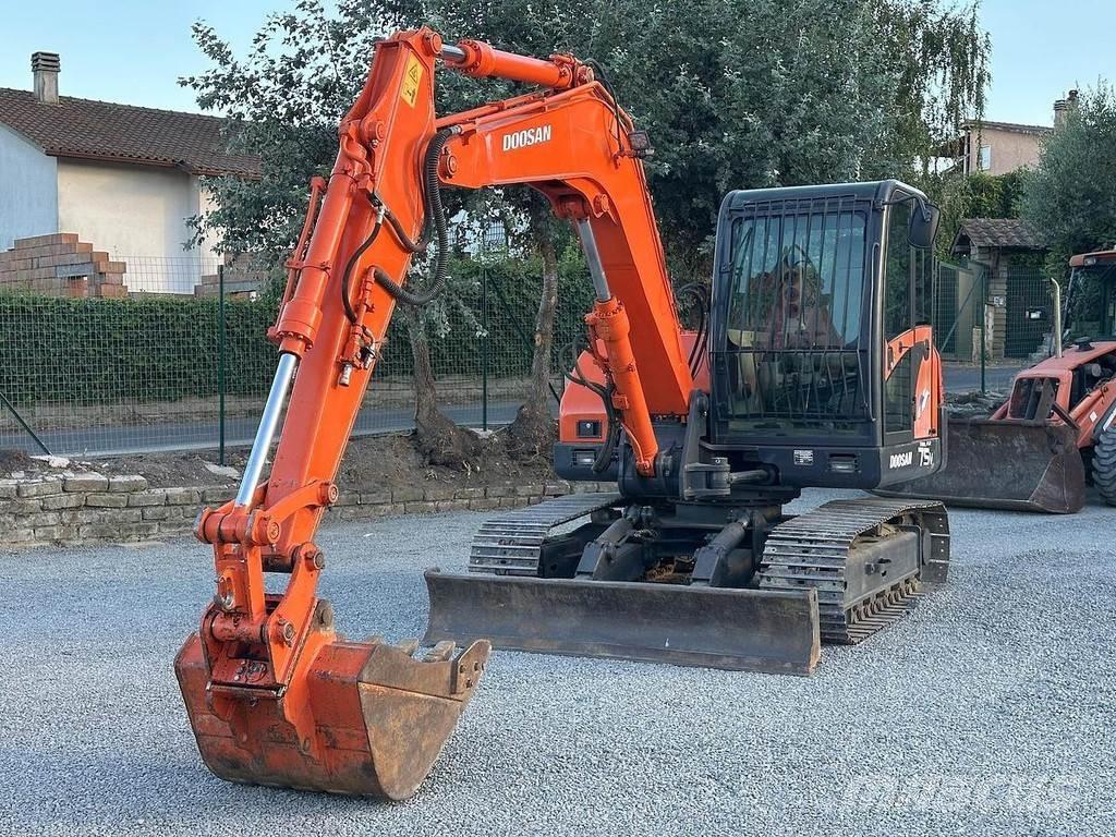 Doosan SOLAR 75V Midi bageri 7t – 12t