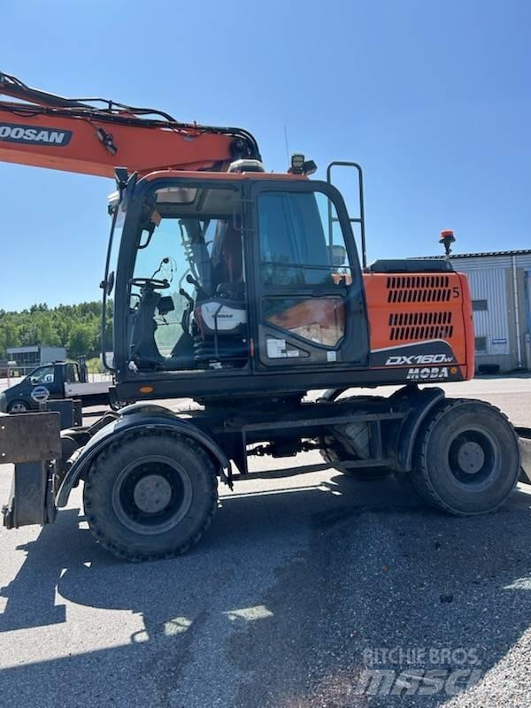Doosan DX 160 w-5 Bageri na kotačima