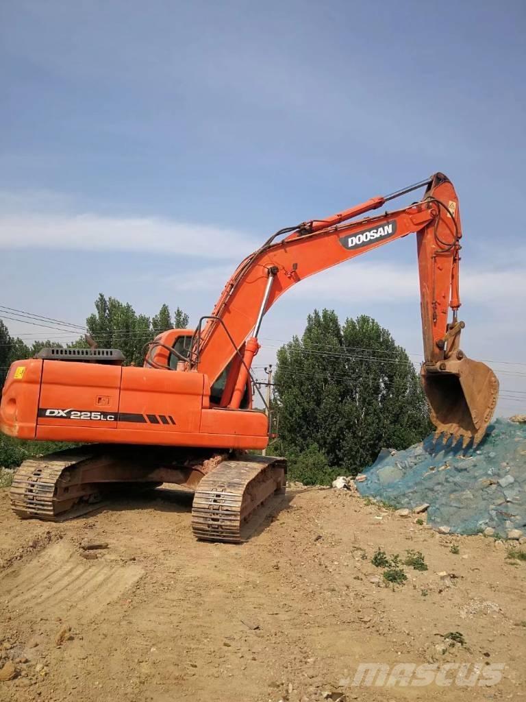 Doosan DX 225 Bageri gusjeničari