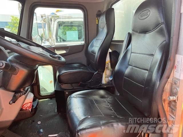 Peterbilt 337 Kamioni za prijevoz pića