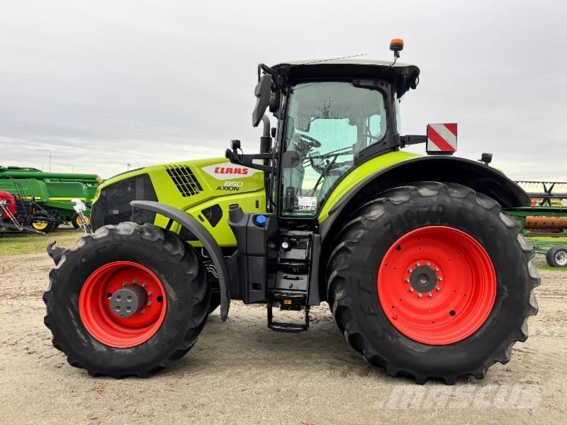 CLAAS AXION 850 Traktori