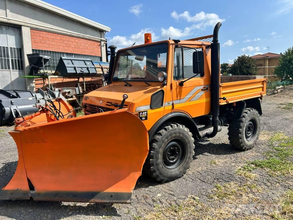 Mercedes-Benz unimog Sanduk kamioni