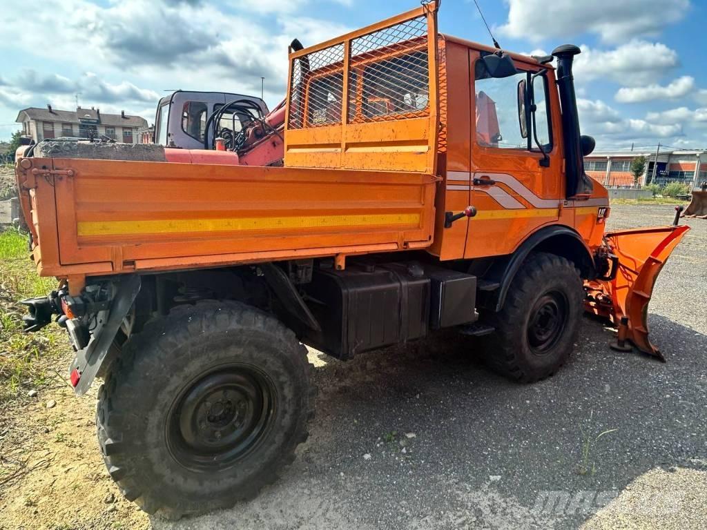 Mercedes-Benz unimog Sanduk kamioni