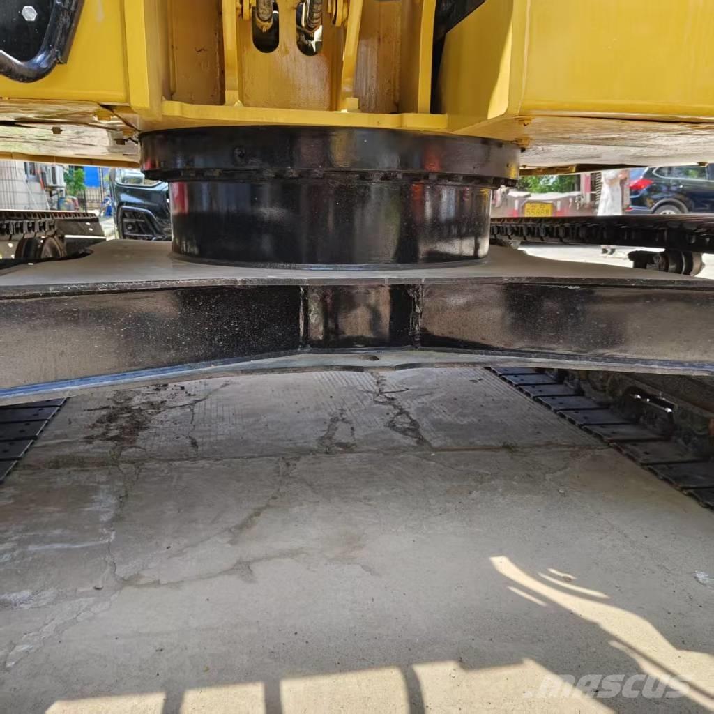 CAT 310 Bageri gusjeničari