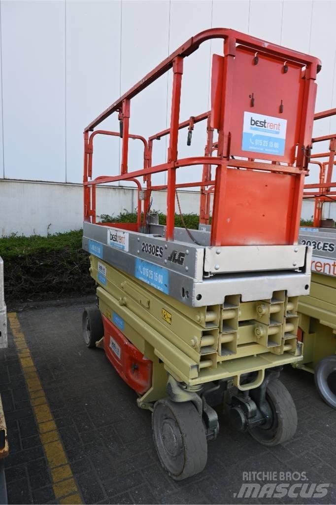 JLG 2030ES Škaraste platforme