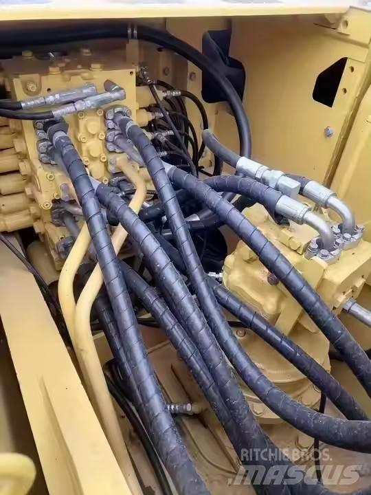 Komatsu PC200 Bageri gusjeničari