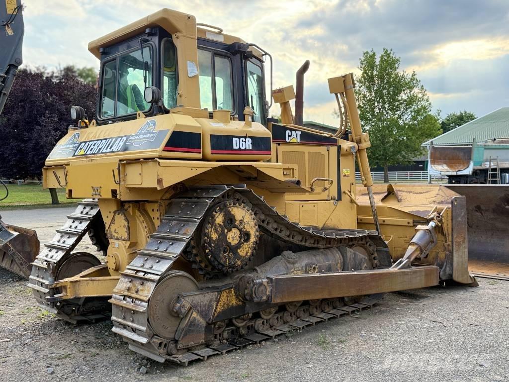 CAT D 6 R Buldožeri gusjeničari