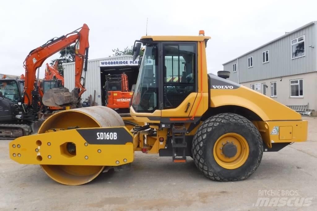 Volvo SD 160 B Gumeni valjci na kotačima
