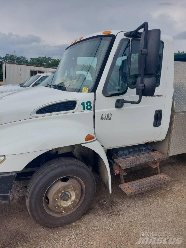 International 4200 Kiper kamioni