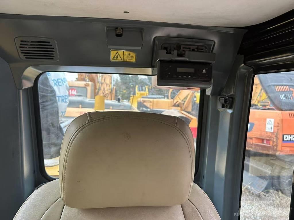 CAT 320 Bageri gusjeničari