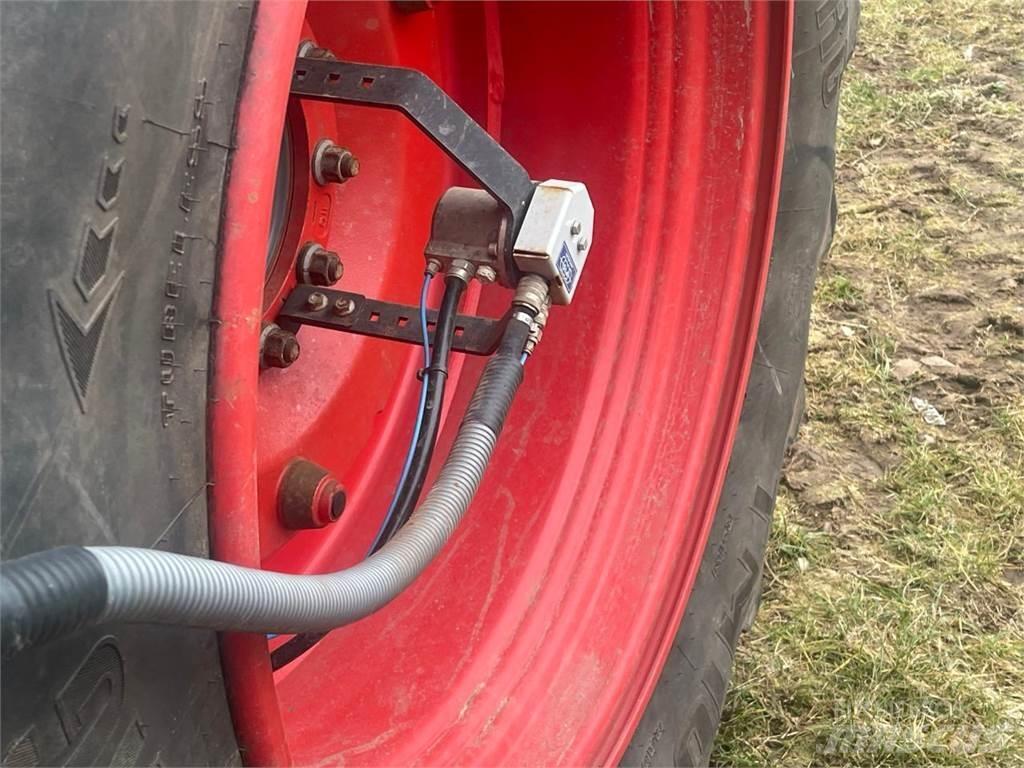 Fendt 724 Vario Traktori