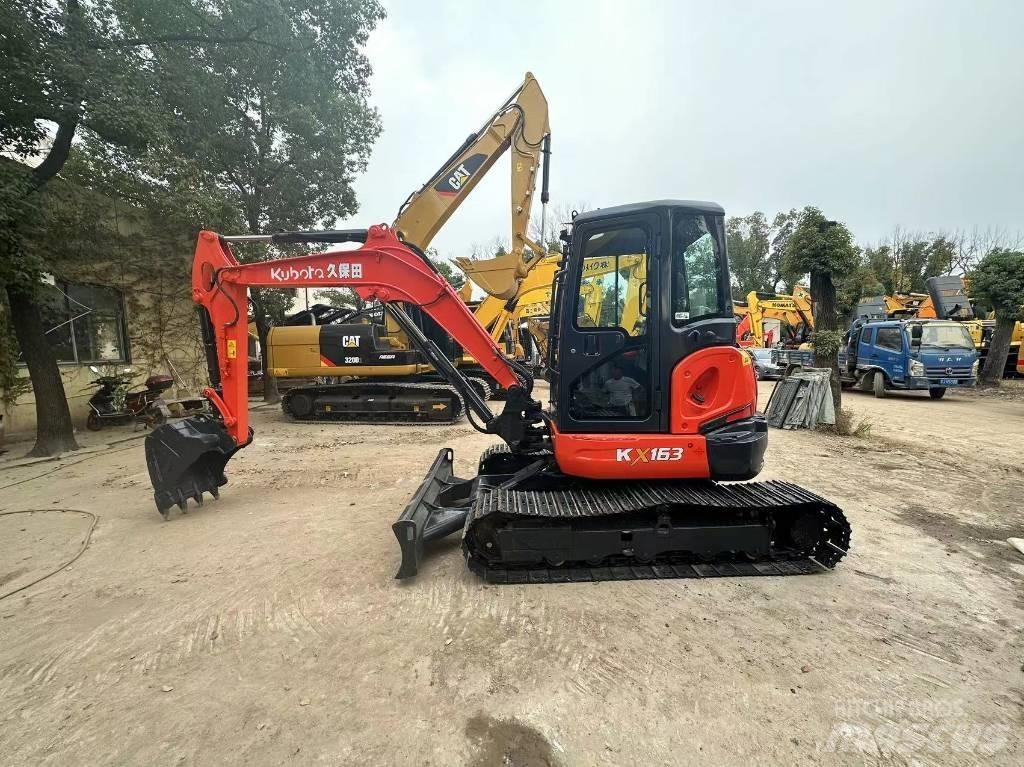 Kubota 163 Bageri gusjeničari