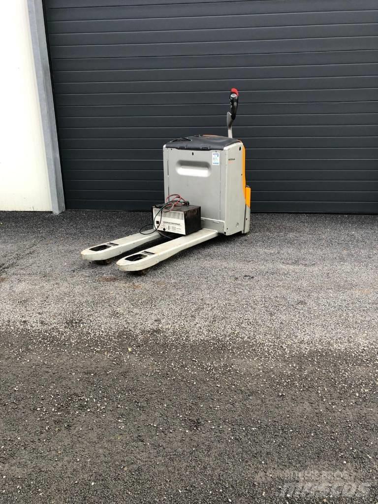 Still EXU 18 Nisko podizni električni viličar