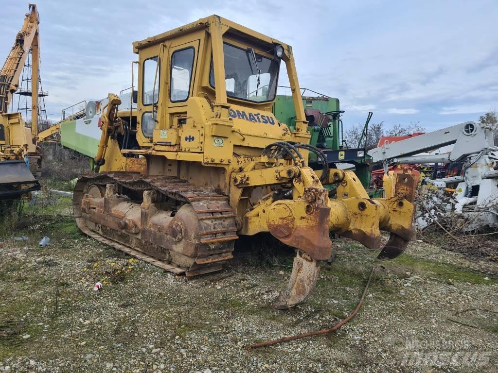 Komatsu D 85-18 Buldožeri gusjeničari