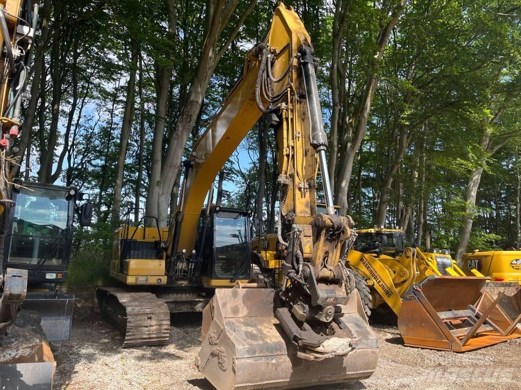 CAT 323 Bageri gusjeničari