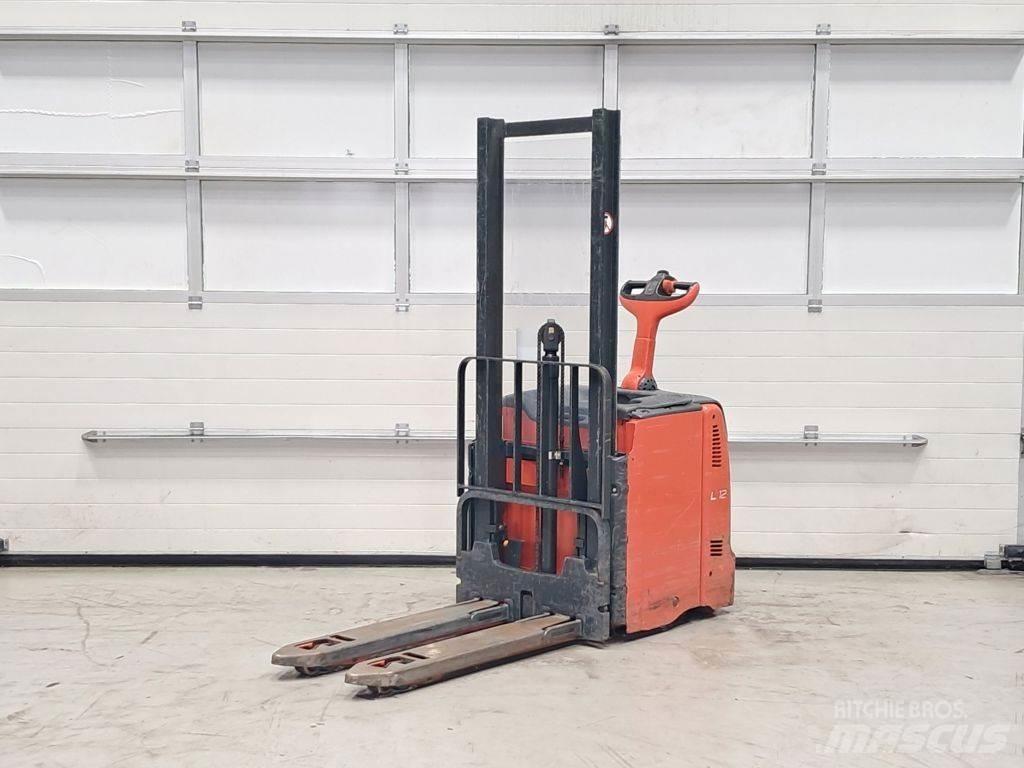 Linde L12L Ručni električni viličar