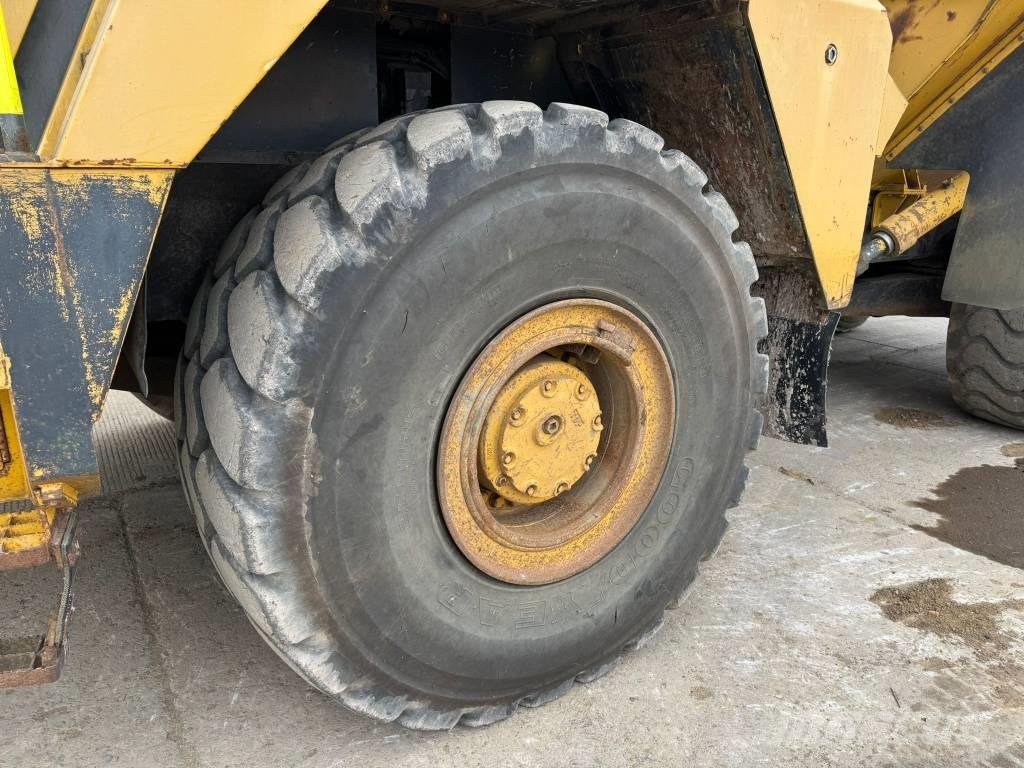 Komatsu HM 350-1 Zglobni demperi