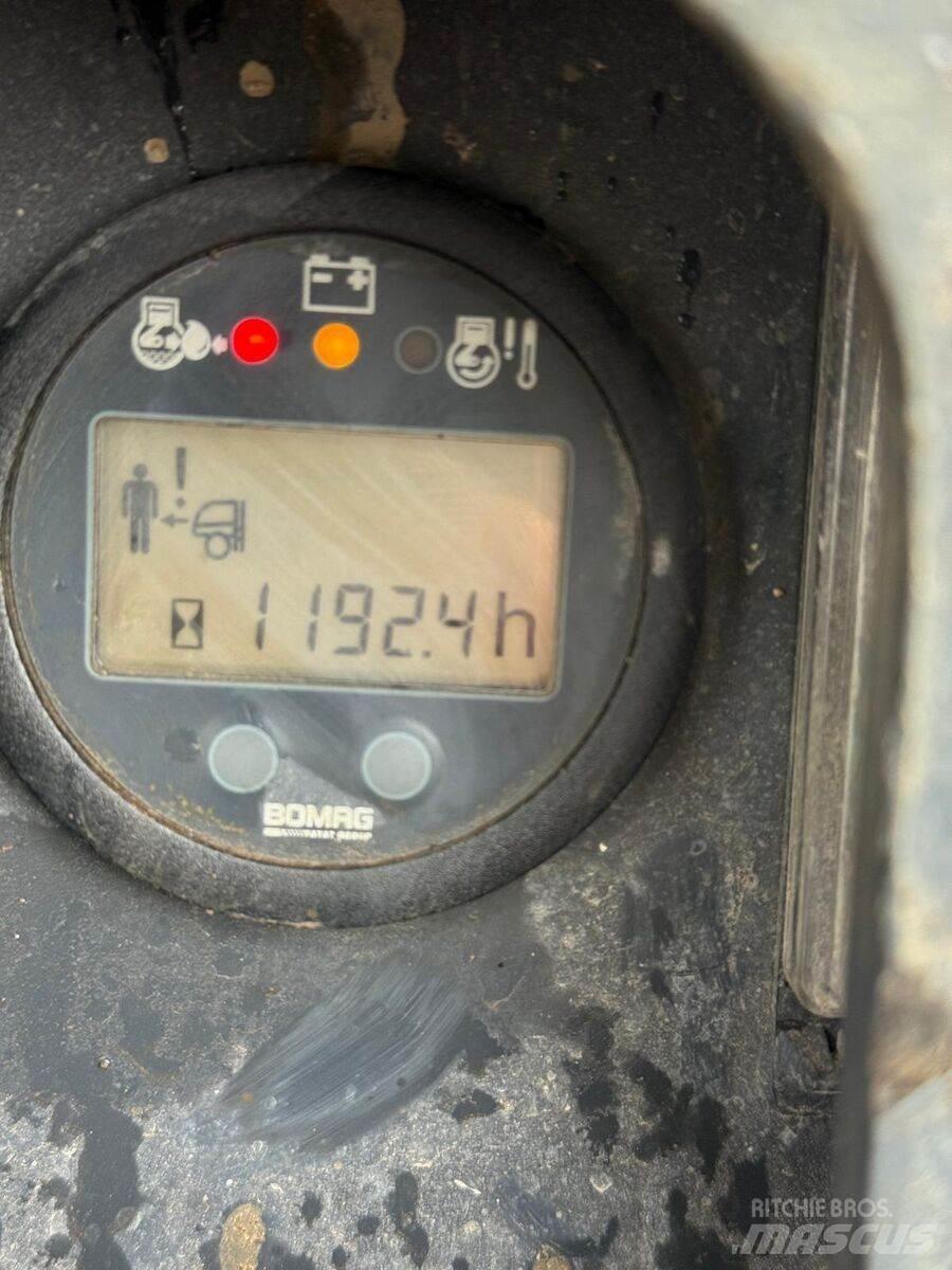 Bomag  Kompaktori zemlje