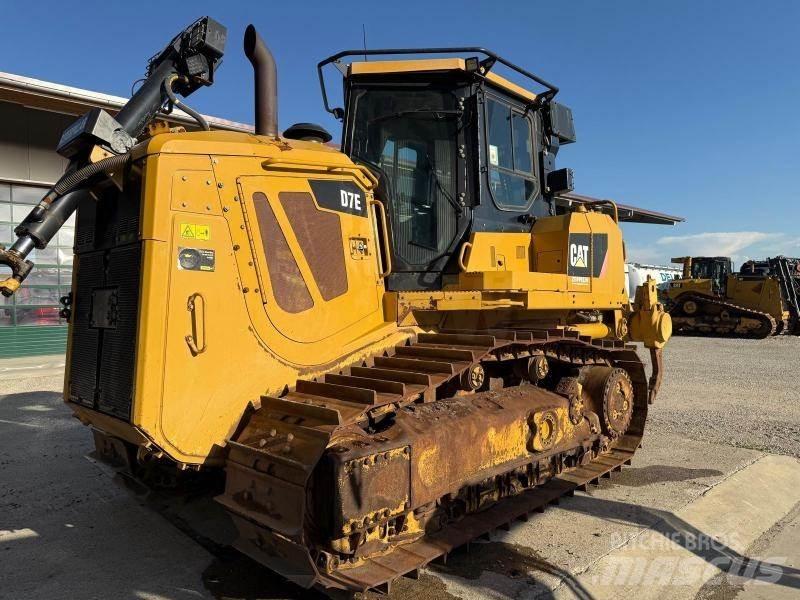 CAT D7E Buldožeri gusjeničari