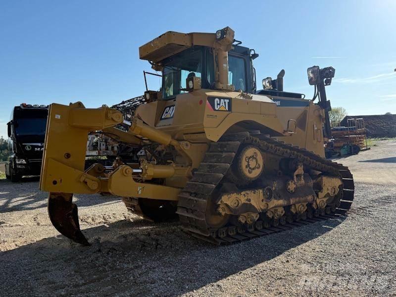 CAT D8T Buldožeri gusjeničari