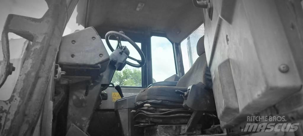 Komatsu HM 300-2 Zglobni demperi