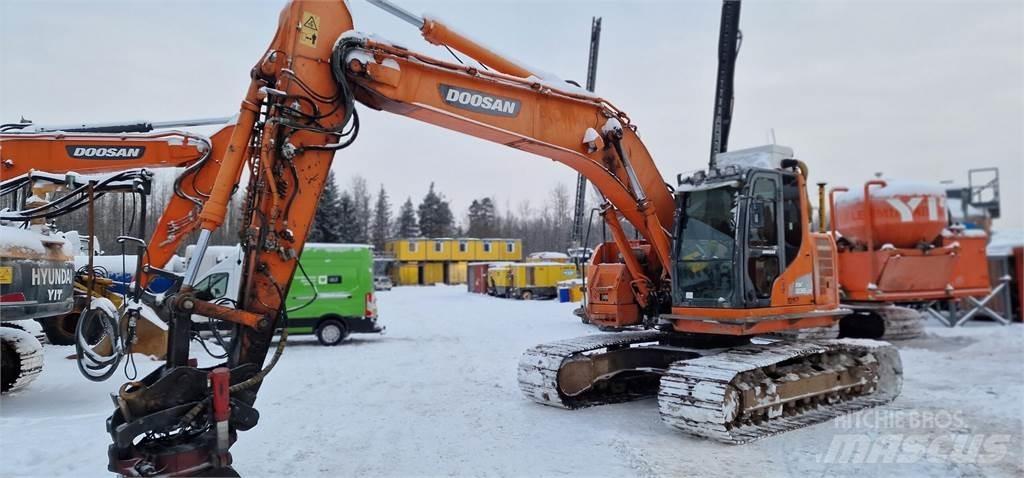 Doosan DX235LCR Bageri gusjeničari