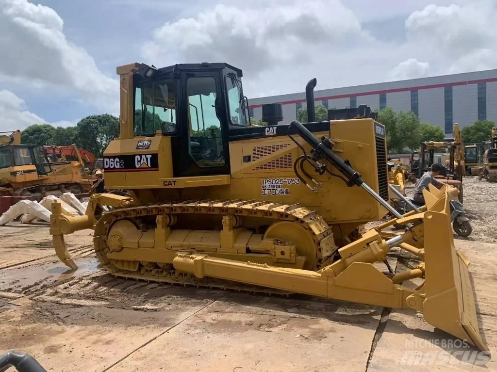 CAT D 6 G Buldožeri gusjeničari