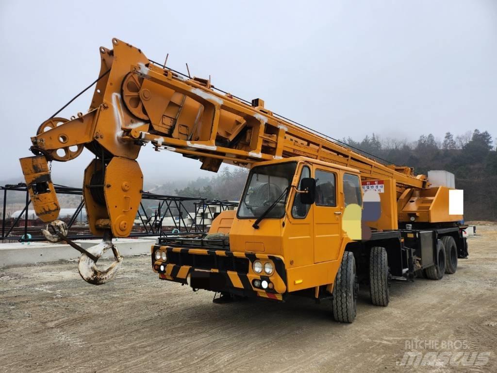 Hyundai HC 50 Rabljene dizalice za težak teren