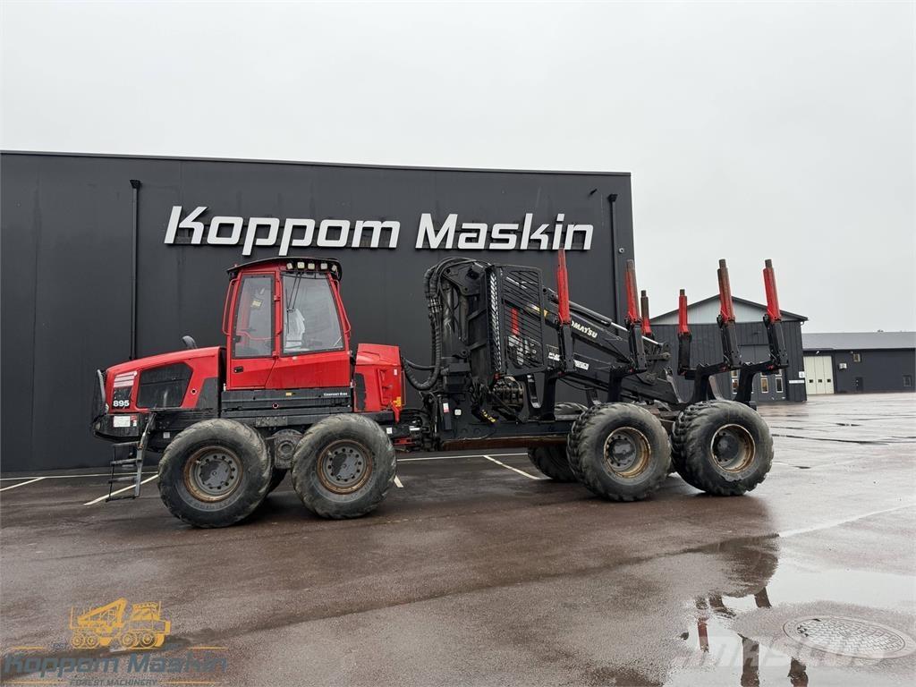 Komatsu 895 Forvarderi