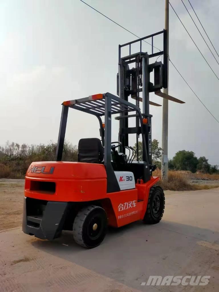 Heli CPCD 30 Diesel trucks