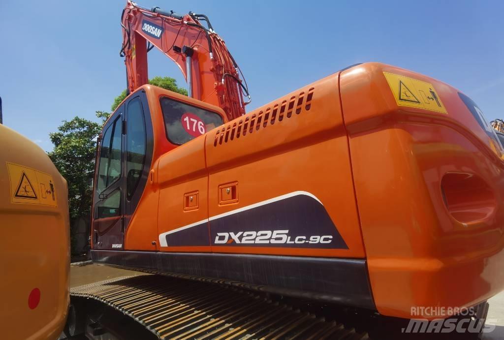 Doosan 225lc-9s Bageri gusjeničari