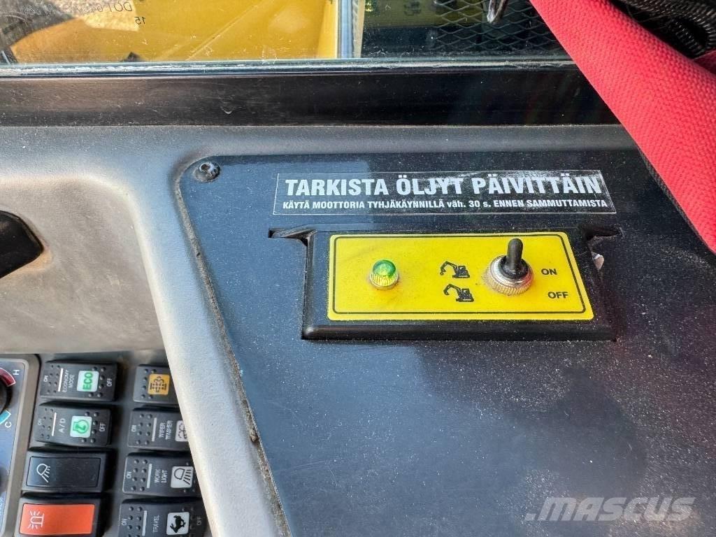 Yanmar Vio 80 Bageri gusjeničari