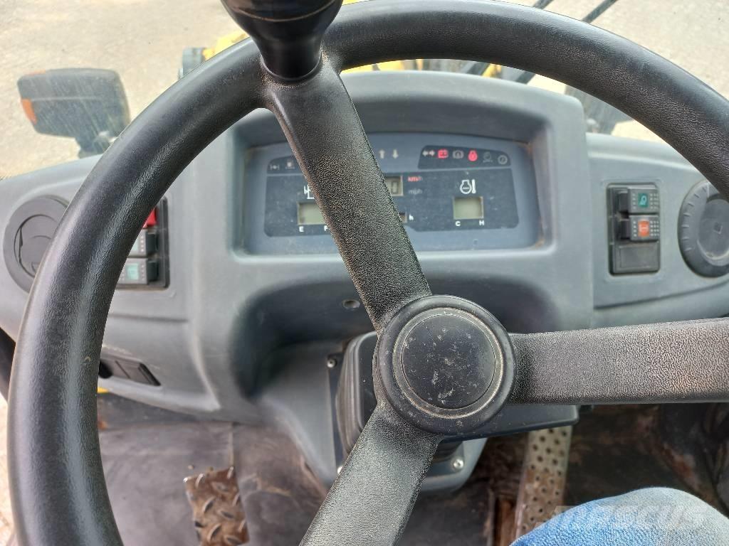 Komatsu WA 80-6 Utovarivači na kotačima